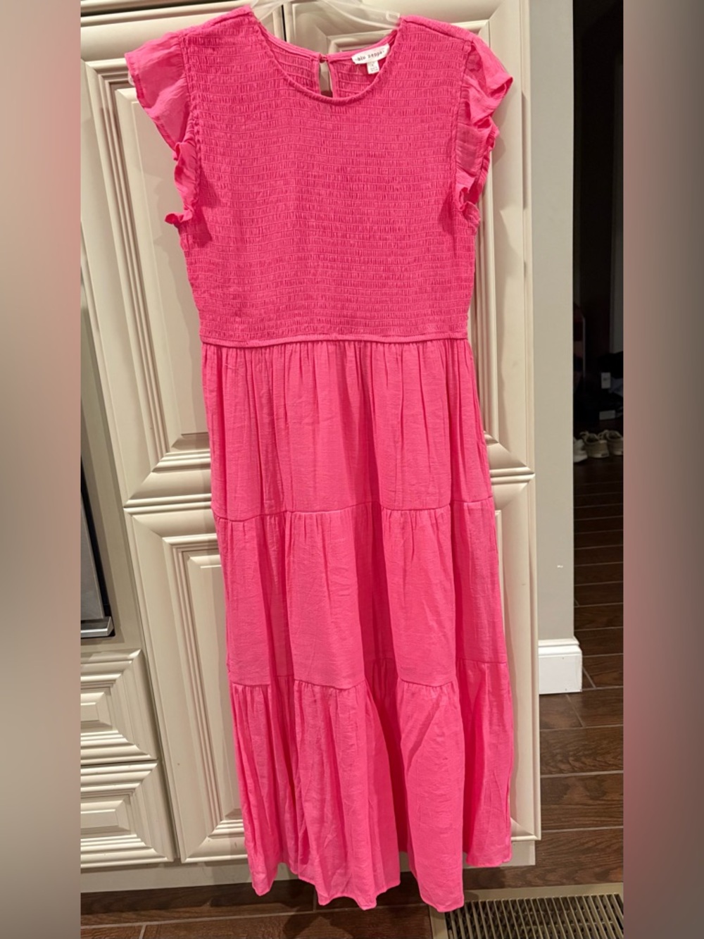 Women Blu Pepper Pink  midi Dress with Ruffle Sleeves size large